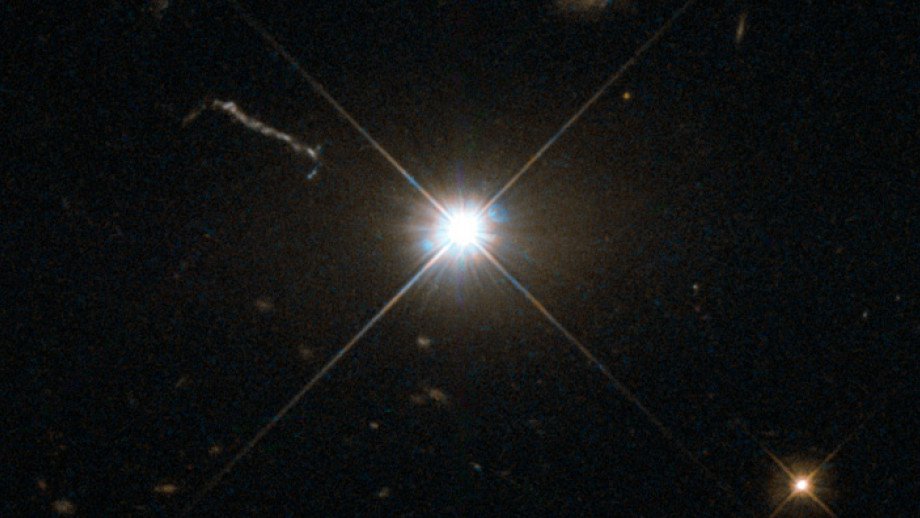 Photo of Астрономы обнаружили самую быстрорастущую черную дыру в известной Вселенной
