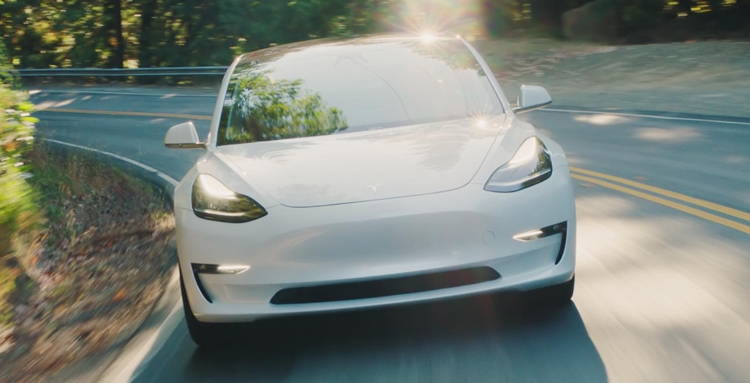 Photo of Выпуск Tesla Model 3 по цене $35 000 разорит компанию»