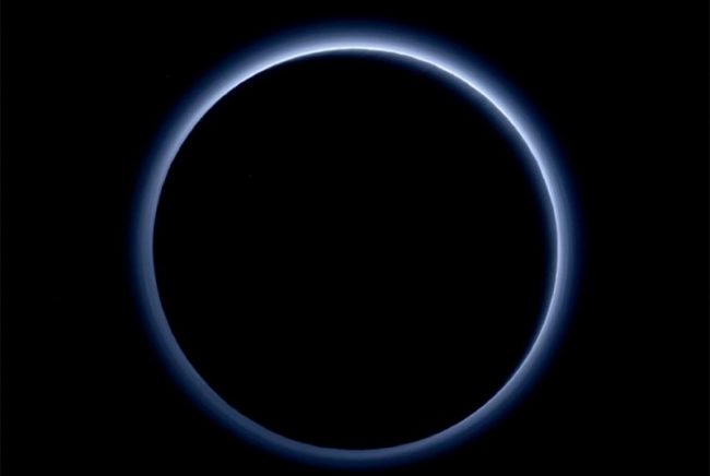 Photo of Загадочный туман Плутона поможет нам в борьбе с глобальным потеплением