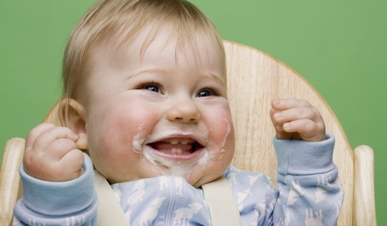 Photo of Почему после кормления ребенок срыгивает свернувшимся молоком или творожистой массой?