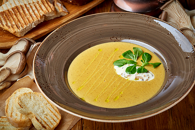5 вариаций крем-супа: от грибного до чесночного
