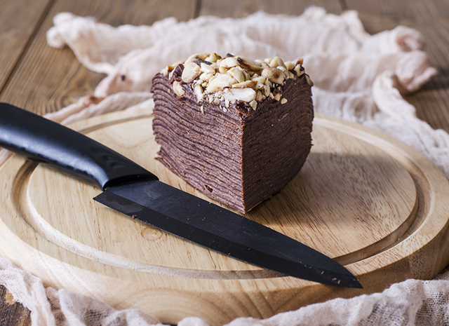 Photo of Первый день Масленицы: рецепт блинного торта с шоколадом и маскарпоне