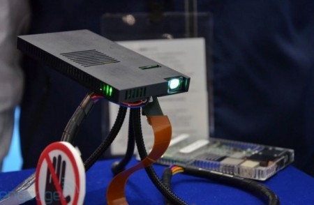 Photo of CEATEC 2012: Panasonic показала самый тонкий проектор в мире