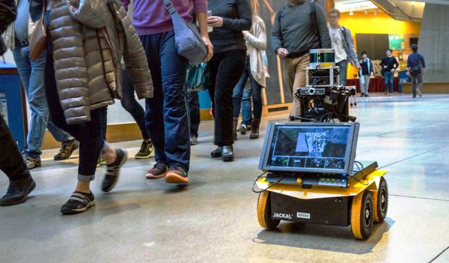 Photo of В MIT научили робота правилам передвижения в общественных местах