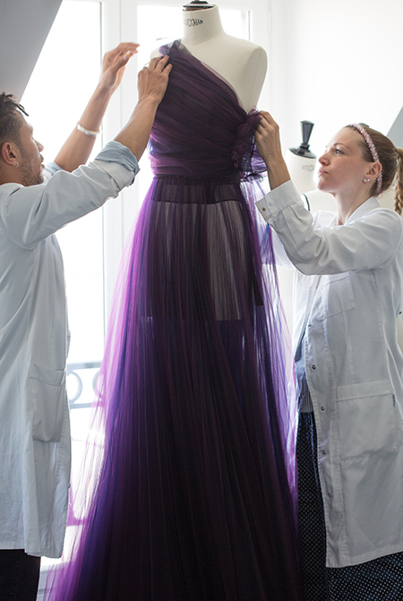 250 часов работы: как создавалось платье Эмилии Кларк для премьеры "Хана Соло"
