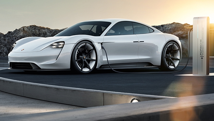 Photo of Porsche Taycan: электрокар Mission E обрёл официальное имя»