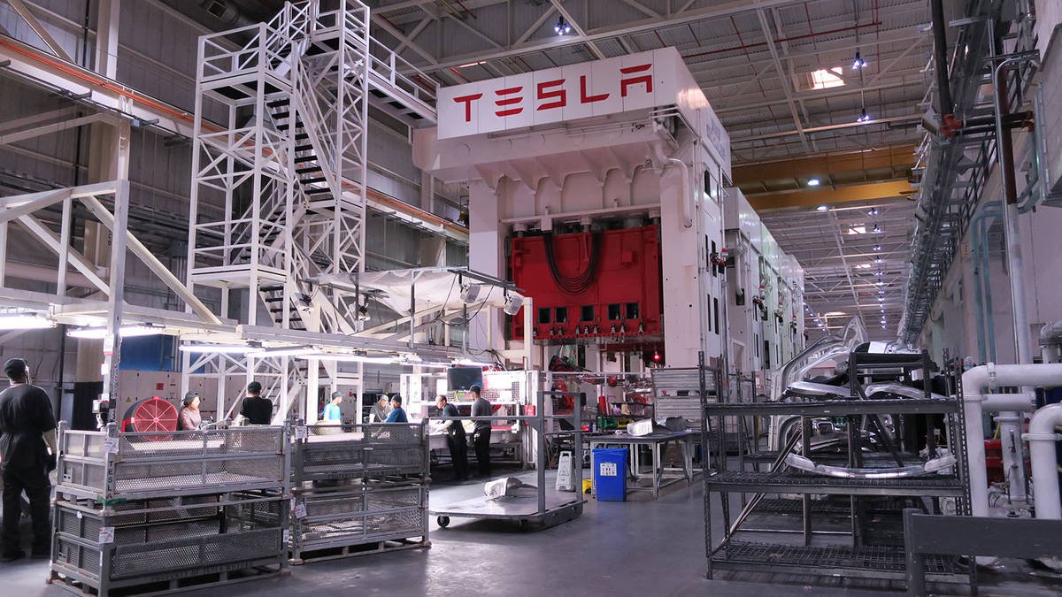 Photo of Илон Маск: излишняя автоматизация Tesla была ошибкой