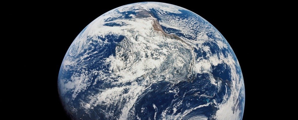Photo of Земля обладает далеко не самым большим запасом воды в Солнечной системе