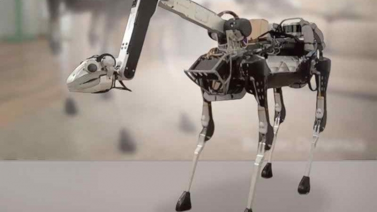 Photo of Видео дня: робот Boston Dynamics открывает двери для себя и сородичей»