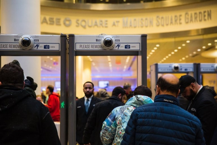 Photo of Madison Square Garden тайно использует технологию распознавания лиц для идентификации посетителей»
