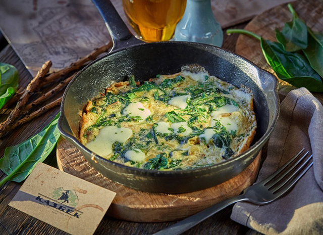 Photo of Рецепт для воскресного завтрака: омлет со шпинатом и сулугуни