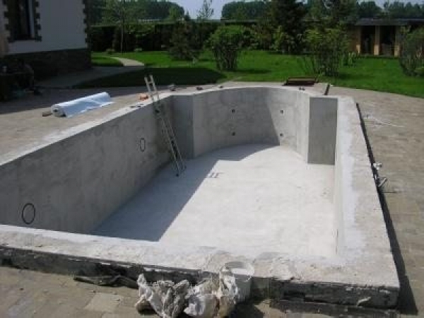 Photo of Бассейн из бетона своими руками: особенности выполнения работ