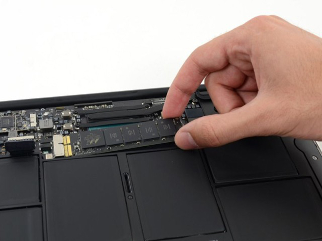 Photo of Apple отзывает флеш-накопители MacBook Air