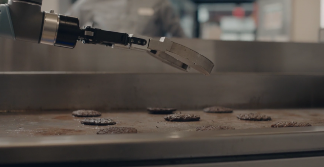 Photo of В следующем году бургеры для американцев будут делать роботы