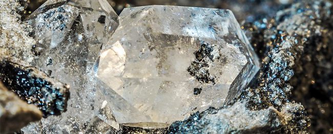 Photo of Минерологи нашли в земных алмазах «инопланетный» лед