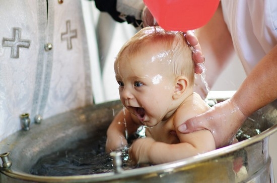 Photo of Когда лучше крестить ребенка? Как подготовиться к обряду?
