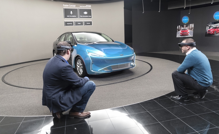 Photo of Очки Microsoft HoloLens помогут Ford в создании автомобилей»