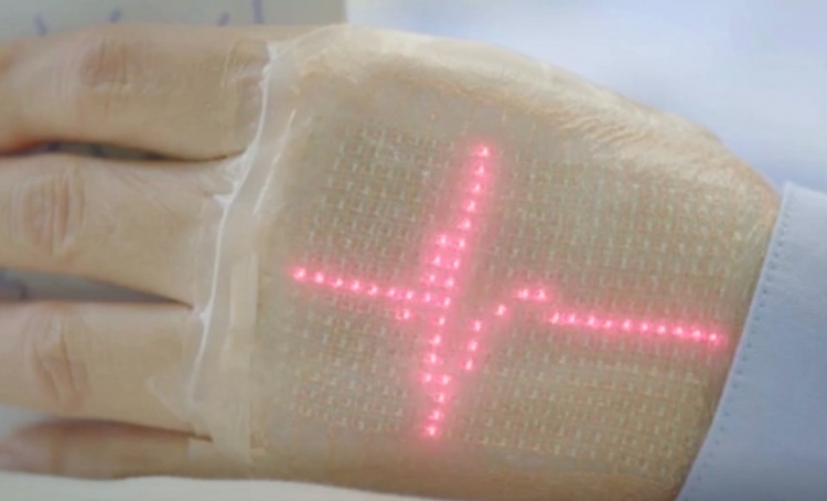 Photo of Японские учёные продемонстрировали электронную кожу с LED-индикацией»