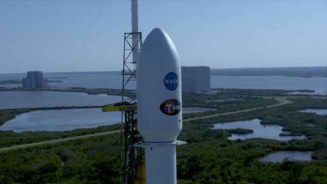 Photo of SpaceX успешно вывела новый космический телескоп TESS на орбиту