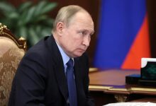 Photo of Песков: Путин в настоящий момент работает в Кремле
