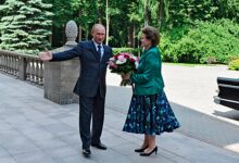 Photo of Путин наградил Терешкову орденом Гагарина в 60-ую годовщину ее полета в космос