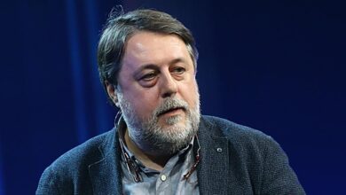 Photo of Минюст признал иноагентами режиссера Манского и политика Шлосберга
